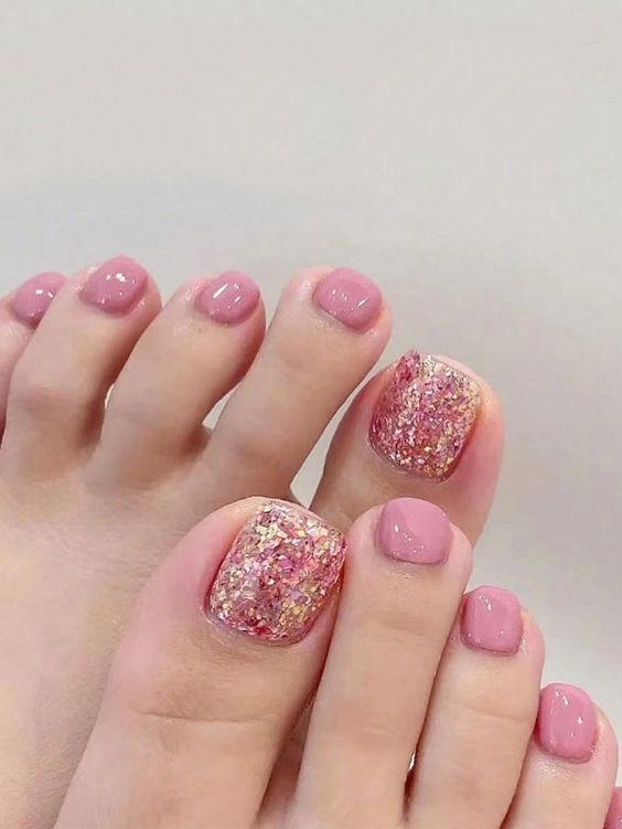 Pedicure and foot spa service